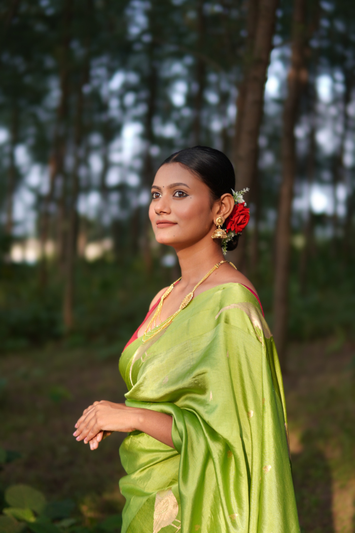 Pure Silk Katan Raw Mango Banarasi Saree - Parrot Green