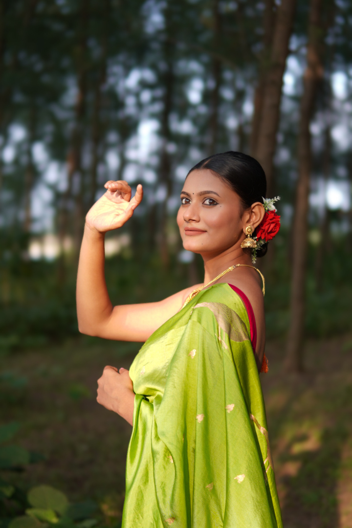 Pure Silk Katan Raw Mango Banarasi Saree - Parrot Green